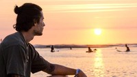 Menikmati sunset di Moliets, Prancis. (diegobarrueco/Instagram)