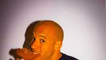 Punya Tampang Sangar, Ternyata Vin Diesel Mahir Jualan Buah Nanas
