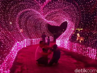 Kelap-kelip Taman Lampion Purwakarta yang Instagramable Kelap-kelip Taman Lampion Purwakarta yang Instagramable