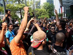 Kantor Grab Kembali Didemo Driver Ojek dan Taksi Online