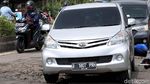 Hati-hati! Ada Jalan Rusak di Kalimalang
