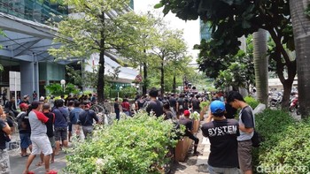 Igun mengatakan aksi kali ini diklaim mencapai 5.000 orang yang terdiri dari driver roda dua dan roda empat. Demo hari ini sampai tuntutan dipenuhi, tegas Igun saat ditanya demo kali ini berlangsung sampai kapan. (Foto: detikINET/Virgina Maulita Putri)