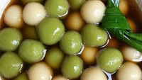 Sederhana tapi nikmat! Yang satu ini wedang ronde homemade dengan warna hijau berasal dari jus pandan. Foto: Instagram cynthiahali