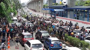 Suasana Demo Driver di Depan Kantor Grab