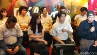 Rencananya film tersebut akan tayang pada akhir tahun ini, namun dimundurkan hingga tahun depan.