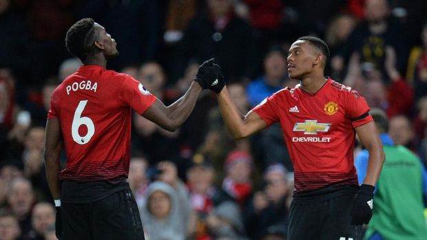 Paul Pogba dianggap seperti virus yang menjangkit di tubuh Man United.