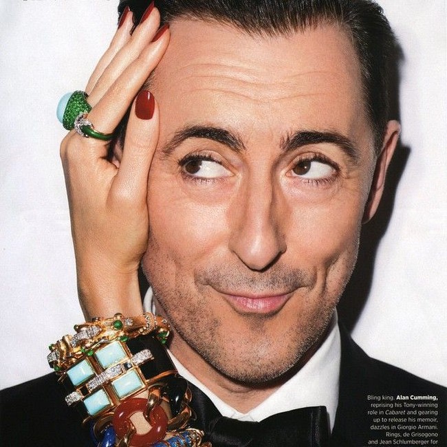 Kecantikan kulit pun dijaga dari dalam dengan makan sehat, mengurangi gula, dan makanan diproses. Foto: Instagram @adeleuddo