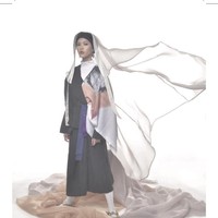 Lebih spesifik lagi, Sayee mengangkat gaya Cheol-Lik yaitu jaket panjang yang biasanya dipakai oleh kaum pria zaman dahulu. Potongannya yang loose dan panjang dianggap sangat cocok dipakai sebagai modest wear. . Foto: Dok. Lookbook Sayee