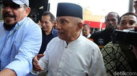 Mau ketemu Agus Rahardjo. Minggir, minggir, ucap Amien sembari berjalan masuk ke lobi KPK, Jalan Kuningan Persada, Jakarta Selatan, Senin (29/10/2018).