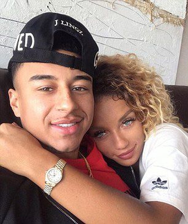 Inilah Jena Frumes, mantan kekasih bintang Manchester United Jesse Lingard. Keduanya menjalin asmara selama 15 bulan sebelum akhirnya putus pada Maret 2018 dengan Jesse. Foto: Instagram @jenafrumes