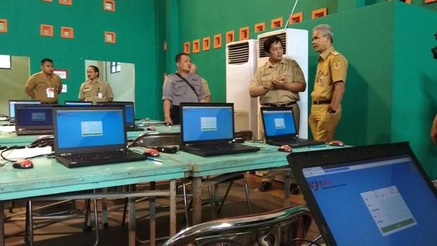 Ganjar Pranowo cek pelaksanaan tes CPNS