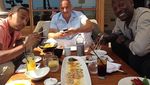 Punya Tampang Sangar, Ternyata Vin Diesel Mahir Jualan Buah Nanas