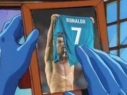 Yah, fans Madrid kini cuma bisa memandangi foto-foto Ronaldo saat masih di Real Madrid. (Foto: Twitter @TrollFootball)
