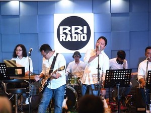Sumpah Pemuda, Band Pimpinan Rommy Nyanyikan Lagu Kebangsaan