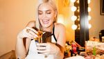 Serunya Momen Makan Anne Marie Bareng Marshmello dan Ed Sheeran