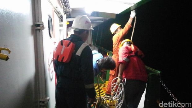 Tim BPPT Turunkan Alat Pelacak Sinyal Kotak Hitam Lion Air JT 610