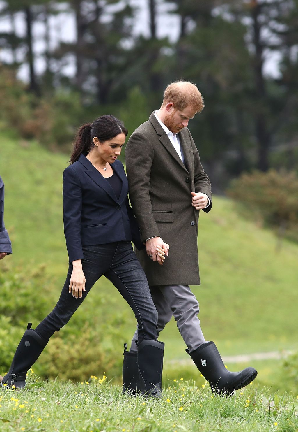 AUCKLAND, NEW ZEALAND - OCTOBER 30: Prince Harry, Duke of Sussex and Meghan, Duchess of Sussex attend the unveiling of The Queen's Commonwealth Canopy in Redvale on October 30, 2018 in Auckland, New Zealand. The Duke and Duchess of Sussex are on their official 16-day Autumn tour visiting cities in Australia, Fiji, Tonga and New Zealand. (Photo by Phil Walter/Getty Images)