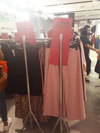 Crop Top Hingga Bike Shorts Diskon 50% di Topshop Grand Indonesia