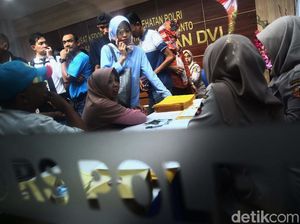 Video: Keluarga Korban Lion Air Jalani Tes DNA di RS Polri