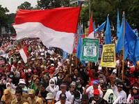 Deretan Cerita Pilu Guru Honorer: Gaji Kecil hingga Tinggal di WC
