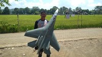 Pesawat pertama yang ia telah buat dan bisa terbang itu, telah membuat dirinya dijuluki sebagai Habibie di kampungnya. Hanya saja, Daeng Mus tidak lantas puas, karena merasa pesawat buatannya masih belum sempurna. 