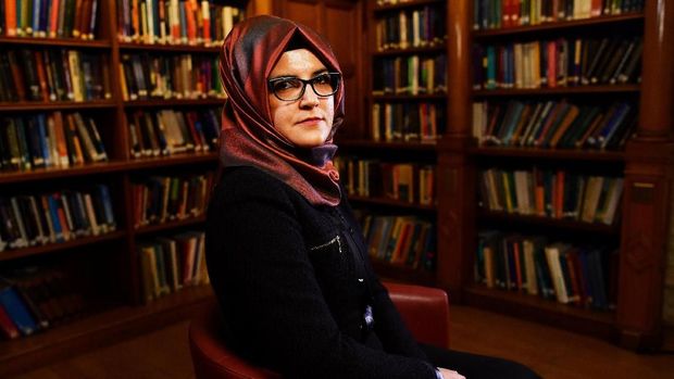 Hatice Cengiz, fiancee of slain Saudi journalist Jamal Khashoggi, is seen during an interview with Reuters in London, Britain, October 29, 2018.  REUTERS/Dylan Martinez