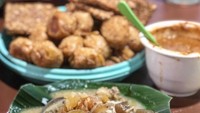 Selain daging bisa pilih koyor, lapisan daging dan lemak yang lembut kenyal. Jangan lupa lauk pelengkapnya. Foto : Instagram @gongtogong