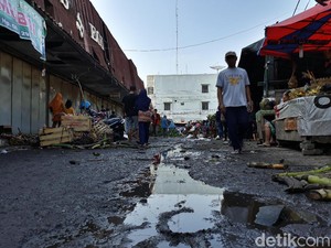9 Jam Dilalap Api, Begini Suasana Pasar Legi Solo Pagi Ini