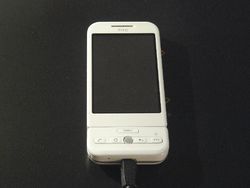 Melihat HTC Dream, Ponsel Pertama Android 10 Tahun Lalu