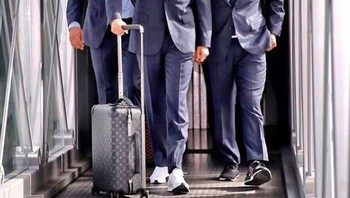 Bergaya bersama reman-teman setimnya. Foto: Instagram