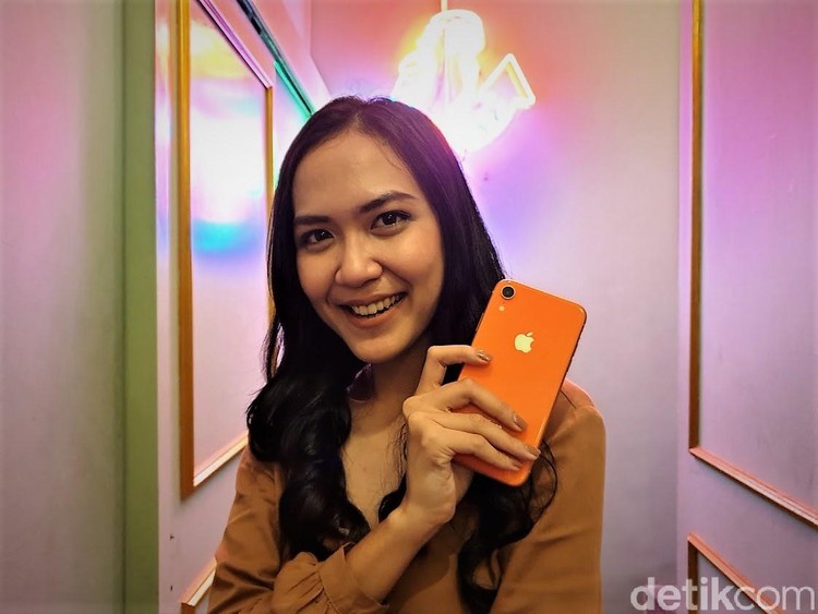 iPhone XR iPhone XR