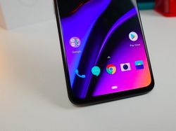 Menggenggam OnePlus 6T, RAM 8 GB dan Fingerprint di Layar