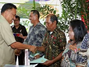 Gubernur Olly Serahkan 515 Sertifikat Tanah di Minahasa Tenggara