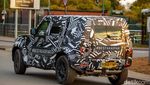Land Rover Uji Defender Model 2020