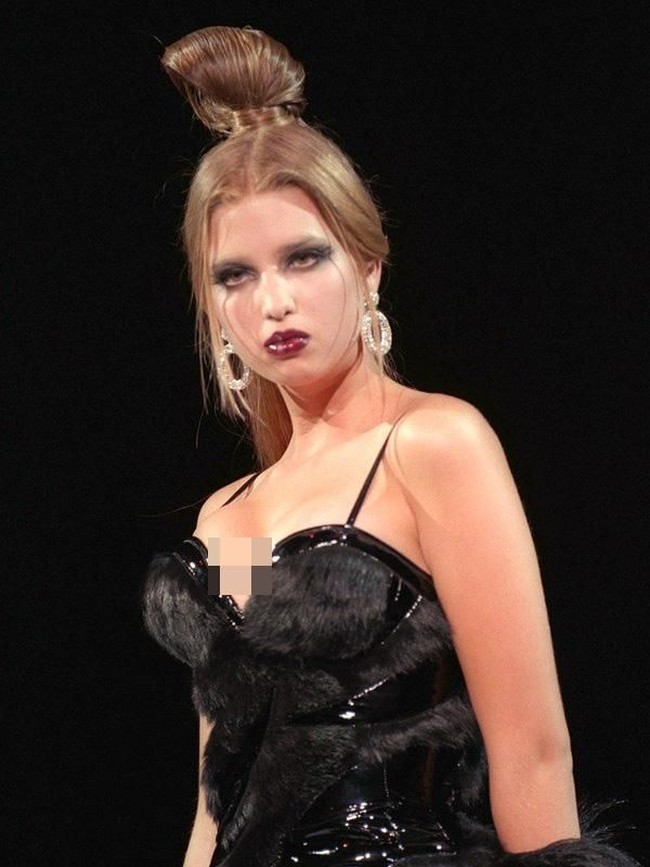 Inilah penampilan Ivanka dalam fashion show Thierry Mugler di 97. Foto: Mohammad Abduh/Wolipop