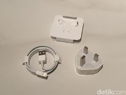 Unboxing iPhone XR Warna Coral yang Berpenampilan Kece