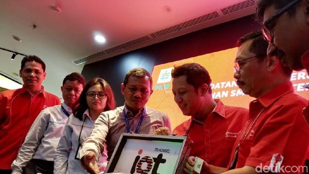 Telkomsel-PLN Implementasikan NB-IoT di Smart Meter Listrik