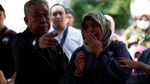 Foto: Tangis Keluarga Korban Lion Air Pecah di RS Polri