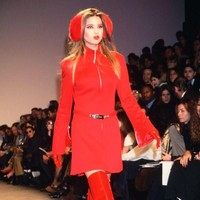 Tapi sebelum tampil elegan karena terjun ke dunia politik, wanita 37 tahun itu adalah seorang model. Saat jadi model penampilannya berbeda jauh seperti saat ini, mulai dari tampil seksi dengan makeup heboh dilakoni oleh Ivanka Trump. Foto: Mohammad Abduh/Wolipop