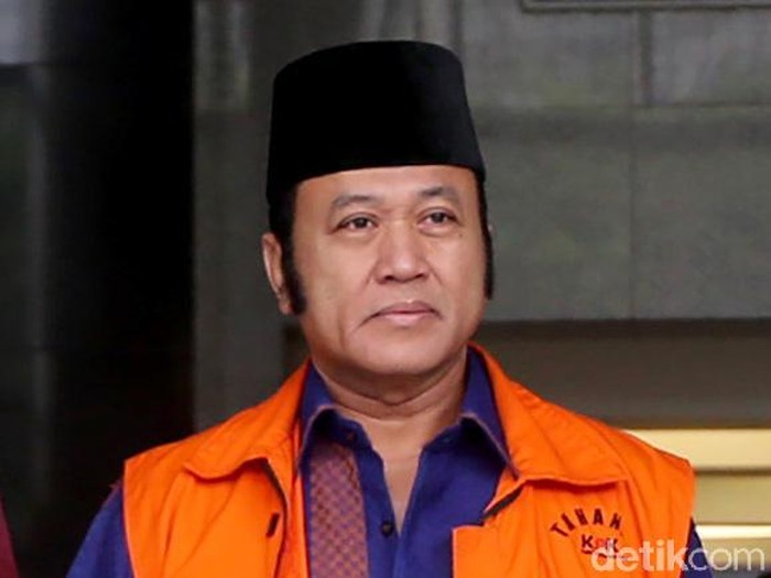 Bupati nonaktif Lampung Selatan Zainudin Hasan menjalani pemeriksaan lanjutan. Ia diperiksa sebagai tersangka kasus suap proyek infrastruktur di Lampung Selatan