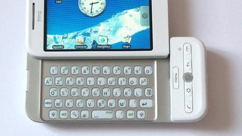 Banyak yang memuji desain serta hardwarenya. Namun sistem operasi Android banyak dikritik karena waktu itu fungsinya belum banyak serta kurang dukungan dari pihak ketiga. Foto: Digital Trends