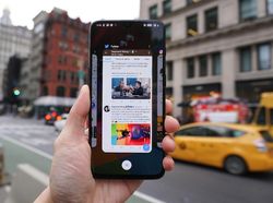 Menggenggam OnePlus 6T, RAM 8 GB dan Fingerprint di Layar