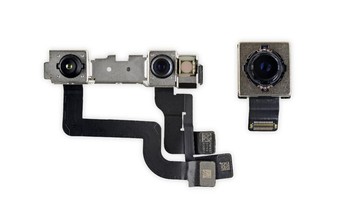 Tampak kamera tersebut disejajarkan dengan sistem TrueDepth yang memungkinkan fitur FaceID. Foto: ifixit