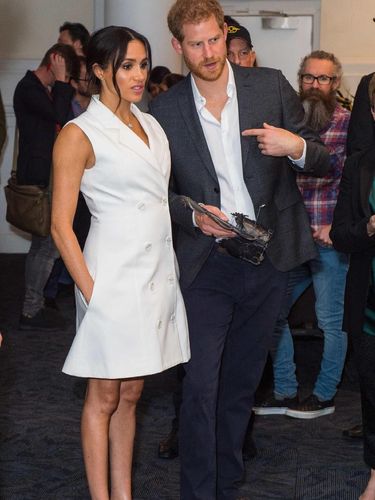 Masukkan Tangan ke Kantung Baju, Meghan Markle Dianggap Tak Sopan