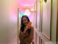 Unboxing iPhone XR Warna Coral yang Berpenampilan Kece