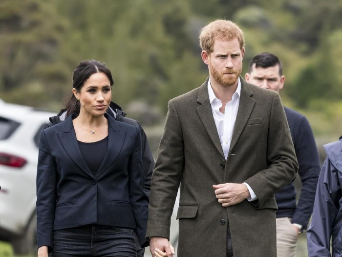Meghan Markle dan Pangeran Harry di Selandia Baru AUCKLAND, NEW ZEALAND - OCTOBER 30: Prince Harry, Duke of Sussex and Meghan, Duchess of Sussex attend the unveiling of The Queens Commonwealth Canopy in Redvale on October 30, 2018 in Auckland, New Zealand. The Duke and Duchess of Sussex are on their official 16-day Autumn tour visiting cities in Australia, Fiji, Tonga and New Zealand. (Photo by Phil Walter/Getty Images)