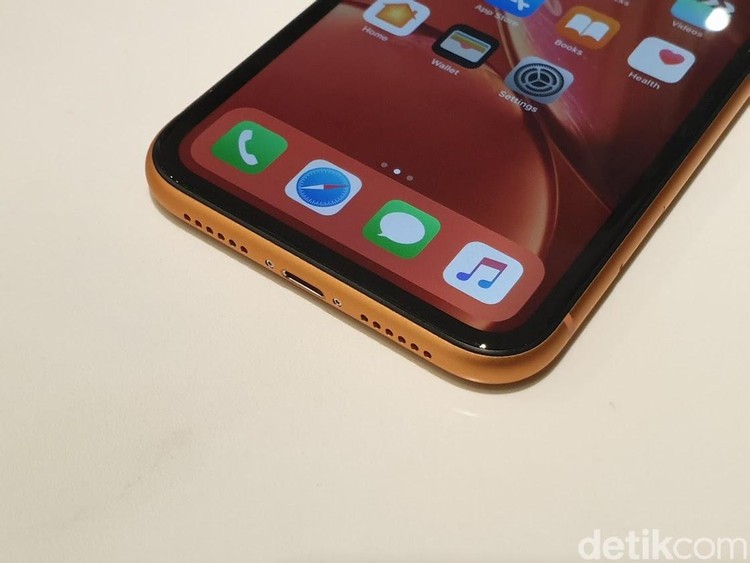 iPhone XR iPhone XR