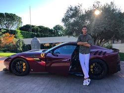 Gaya Selangit Ronaldo, Instagrammer Terpopuler Sejagat