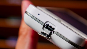 HTC Dream ini kurang terdengar gaungnya, namun menjadi tonggak pertama kemunculan Android hingga akhirnya meraksasa. Foto: Digital Trends