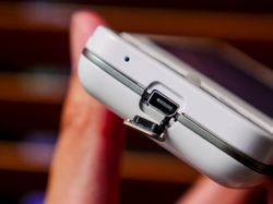 Melihat HTC Dream, Ponsel Pertama Android 10 Tahun Lalu